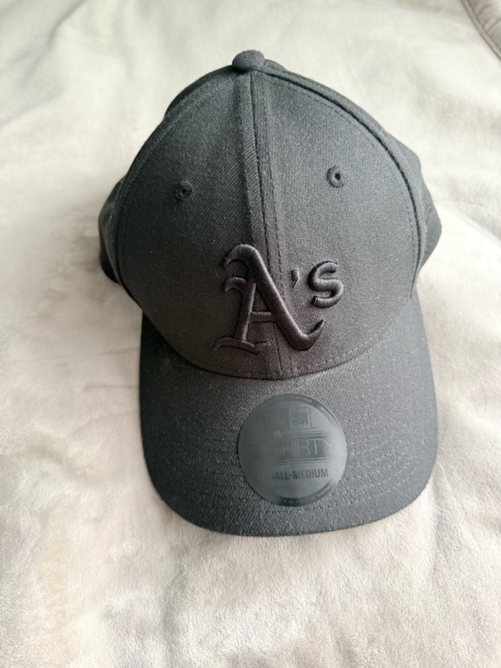 New Era Black Oakland A’s Embroidered Fitted Cap